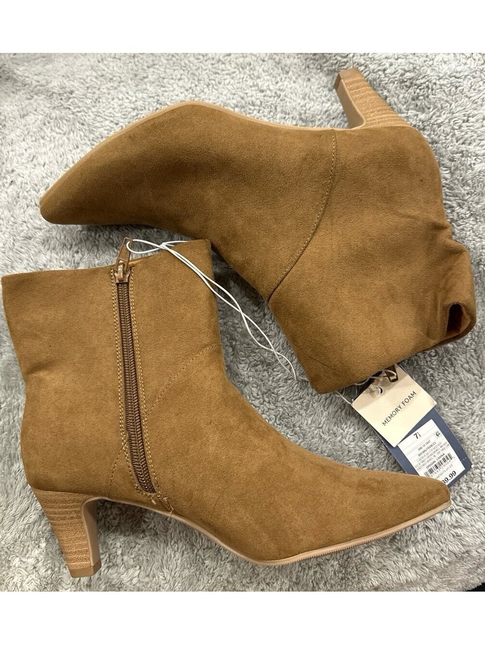 New Universal Thread boots size 7.5